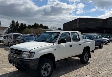 Toyota Hilux 280.000 km 6.950 &euro; Erbach 89155