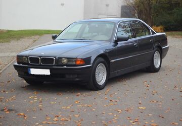 BMW 750 275.000 km 15.600 &euro; Wain 88489