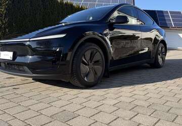Tesla Model Y 11.500 km 47.500 &euro; Ehingen (Donau), Stadt 89584