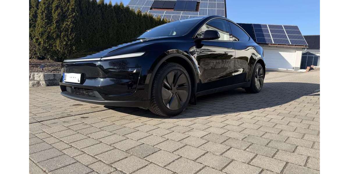 Tesla Model Y 11.500 km 47.500 &euro; Ehingen (Donau), Stadt 89584