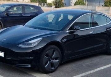 Tesla Model 3 130.000 km 21.300 &euro; Illertissen 89257