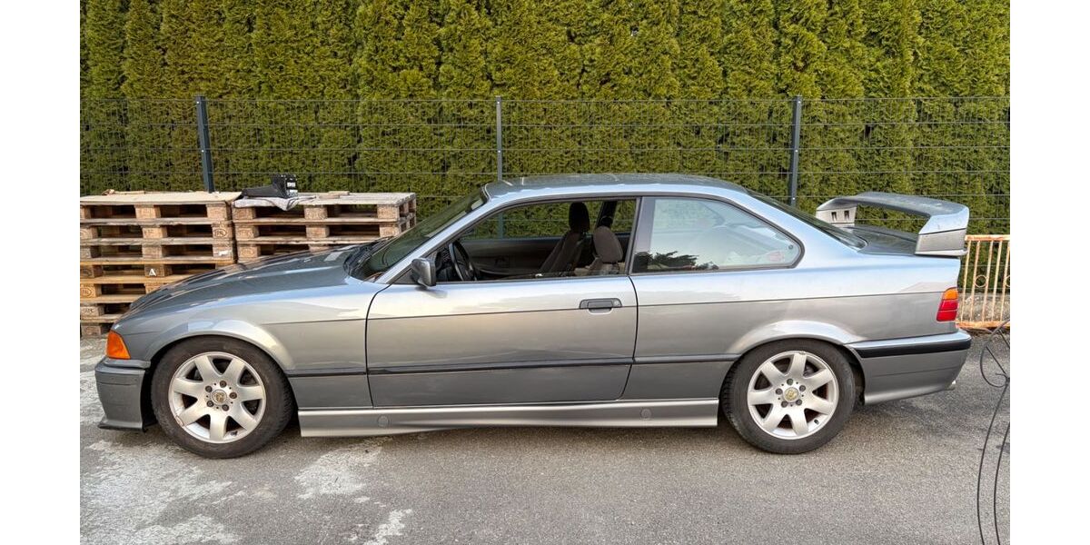 BMW 318 180.000 km 6.000 &euro; Illertissen 89257