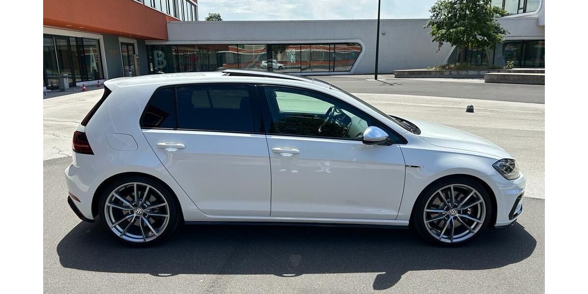 VW Golf 93.000 km 28.300 &euro; Ulm 89077