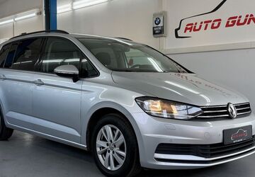 VW Touran 176.000 km 15.689 &euro; Kötz 89359