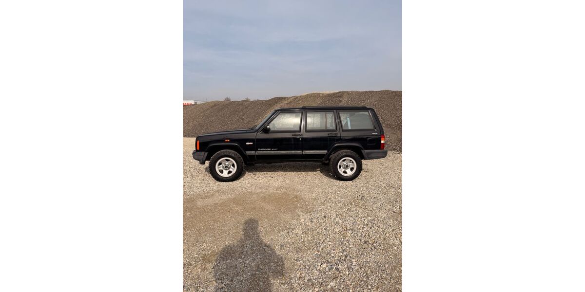 Jeep Cherokee 116.600 km 12.500 &euro; Elchingen 89275