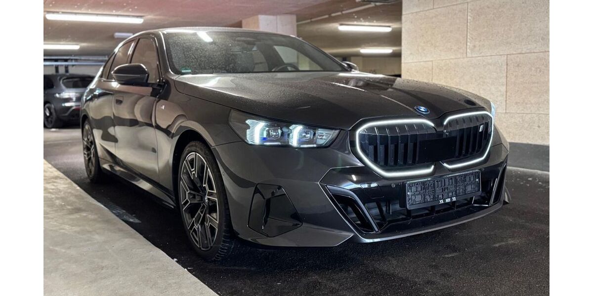 BMW i5 21.370 km 62.190 &euro; Ulm 89081