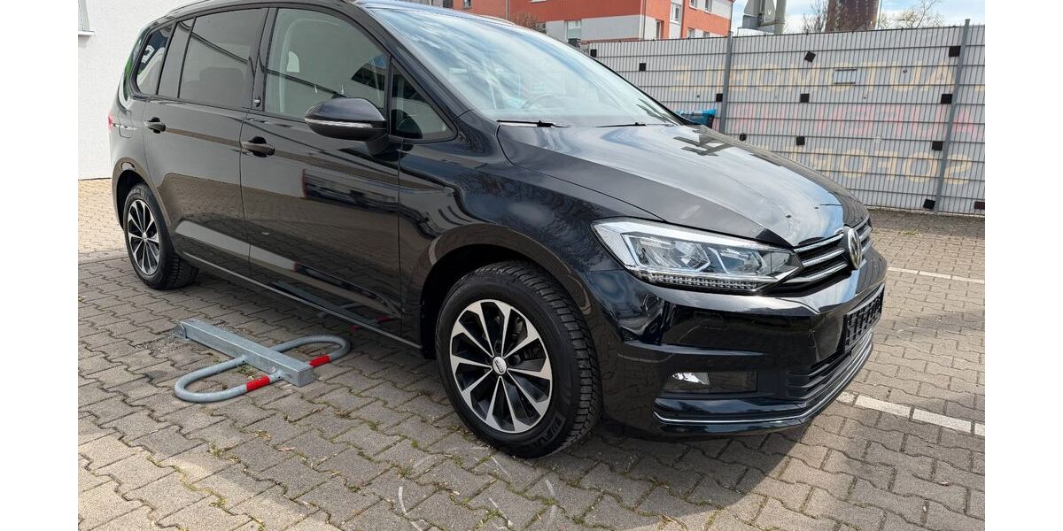 VW Touran 109.900 km 18.100 &euro; Ulm 89077