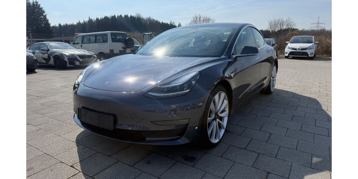Tesla Model 3 45.000 km 22.990 &euro; Vöhringen/Illerberg 89269