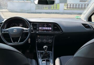 Seat Leon 82.318 km 14.100 &euro; Illertissen 89257