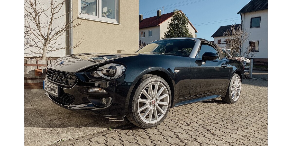 Fiat 124 Spider 19.505 km 22.500 &euro; Buch 89290