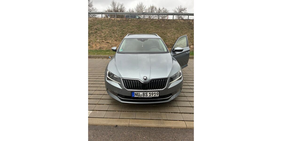 Skoda Superb 142.000 km 18.000 &euro; Ulm 89075