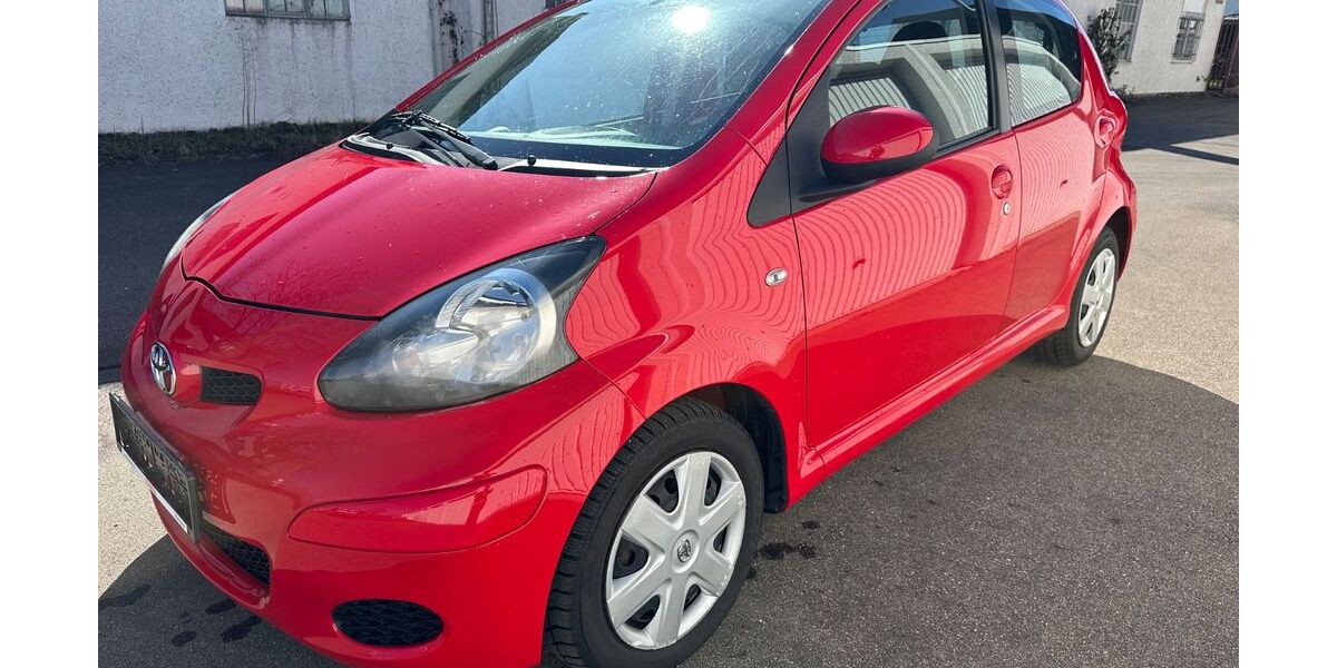 Toyota Aygo (X) 53.000 km 5.299 &euro; Neu-ulm 89231