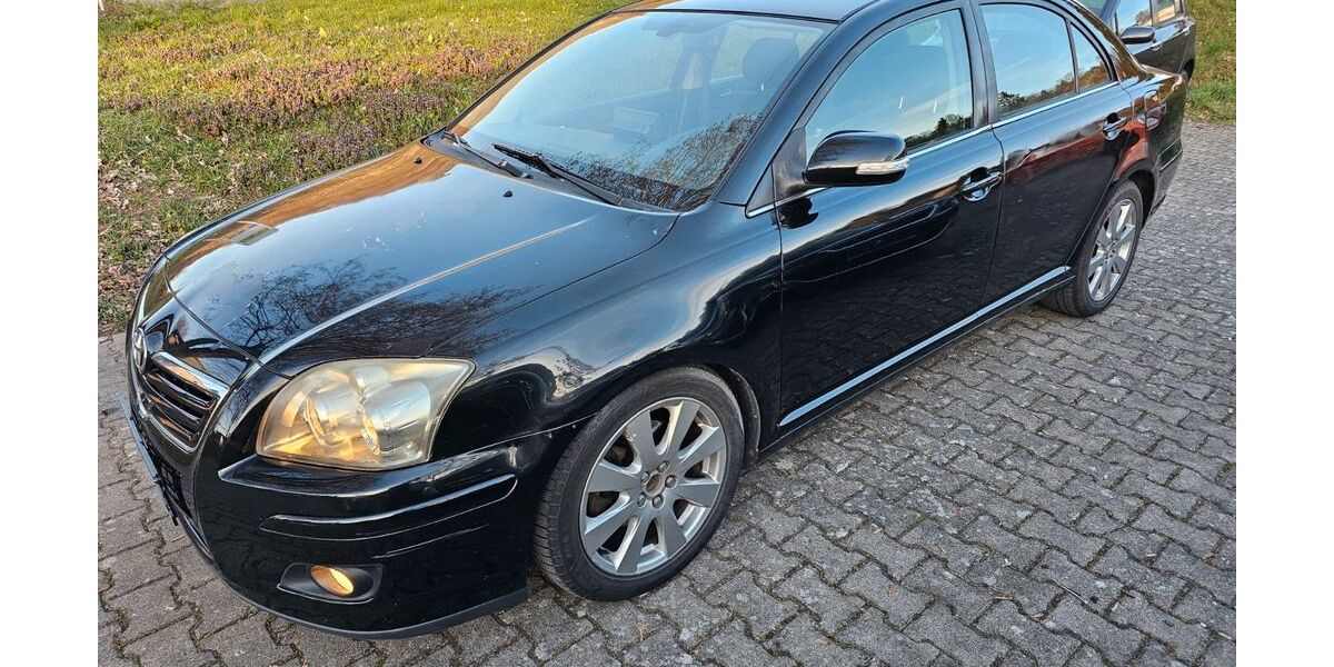 Toyota Avensis 215.000 km 3.990 &euro; Herbrechtingen 89542